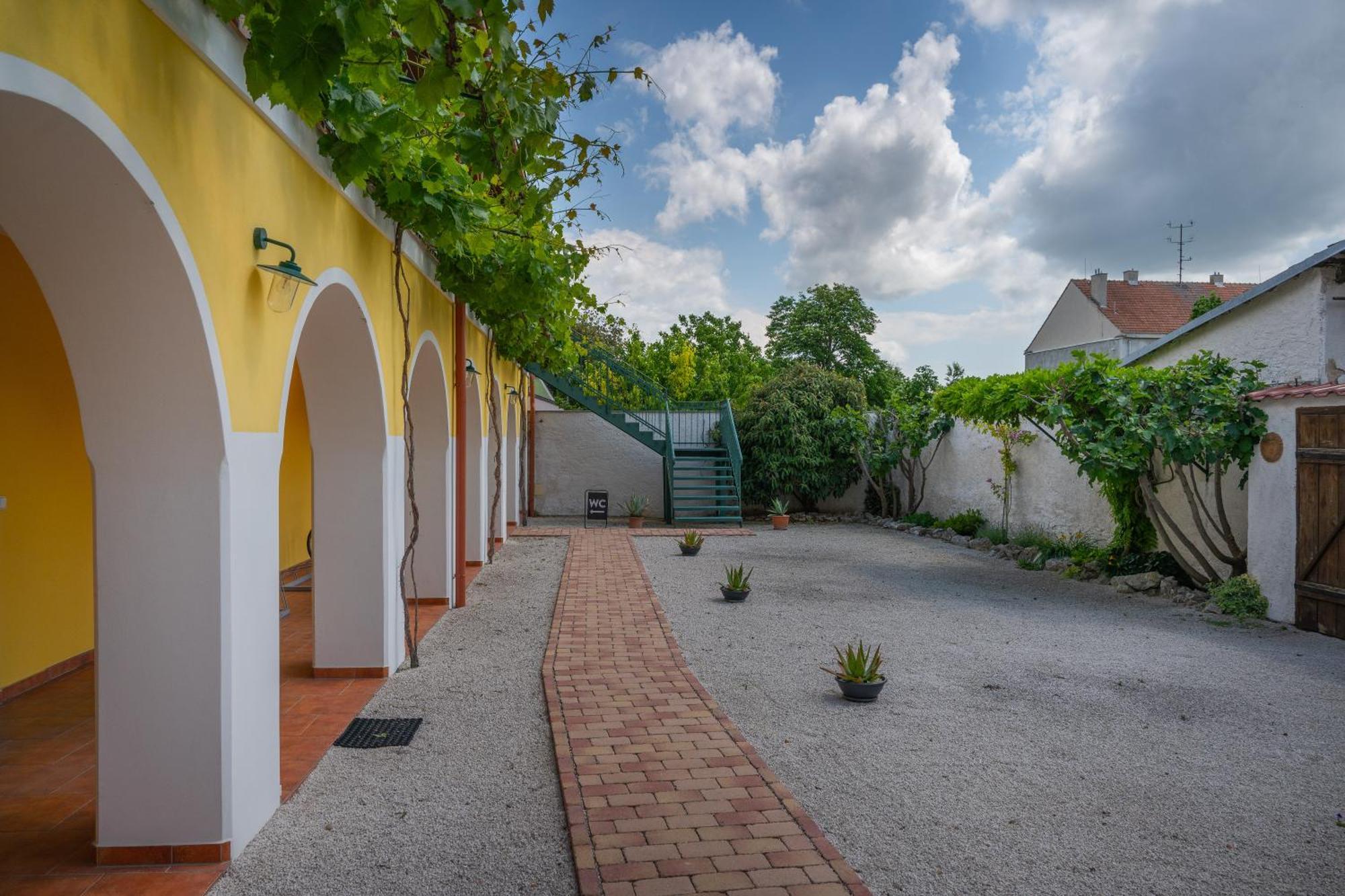 Ubytovani Kroupa Dolní Dunajovice Buitenkant foto