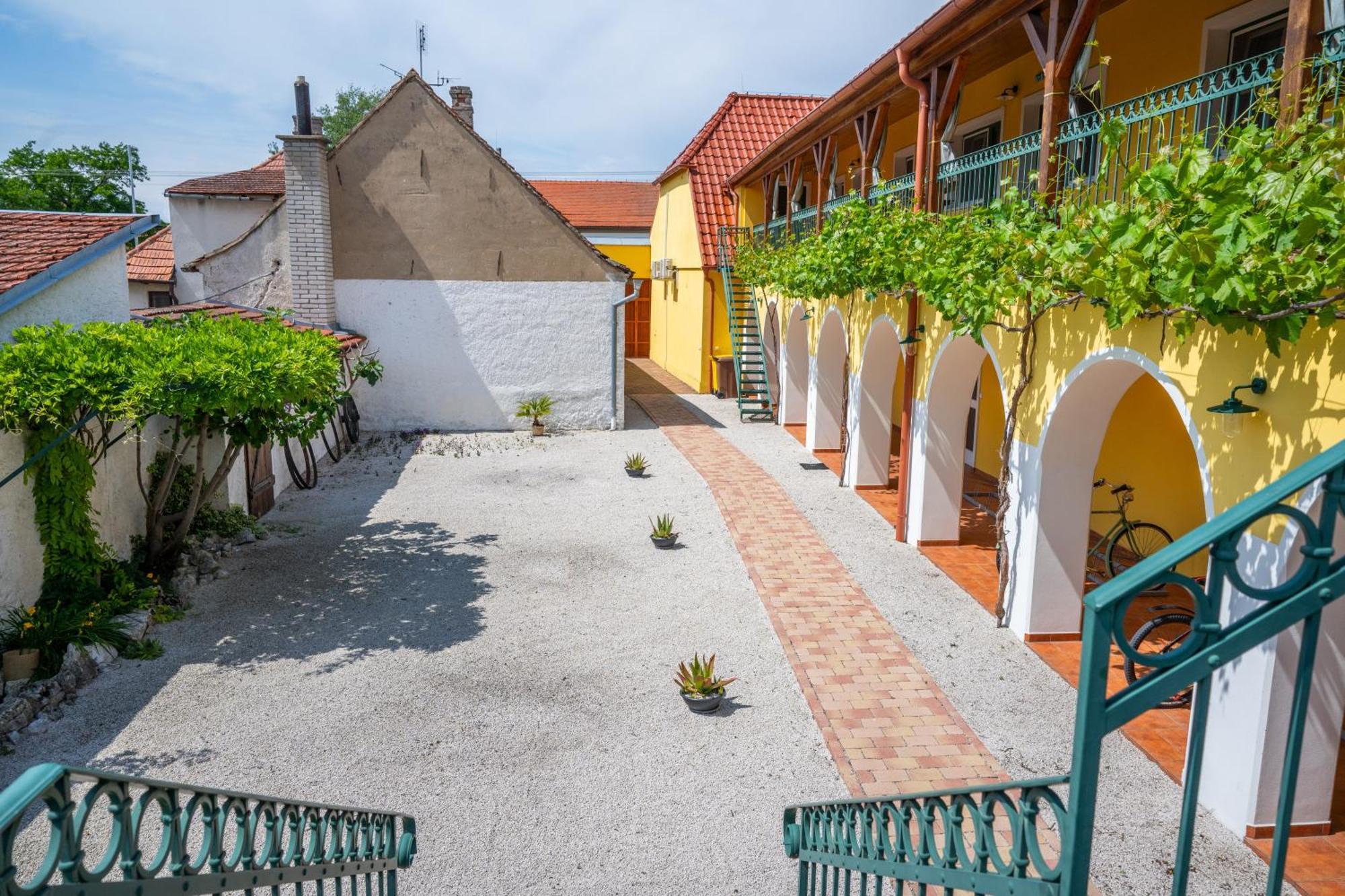 Ubytovani Kroupa Dolní Dunajovice Buitenkant foto
