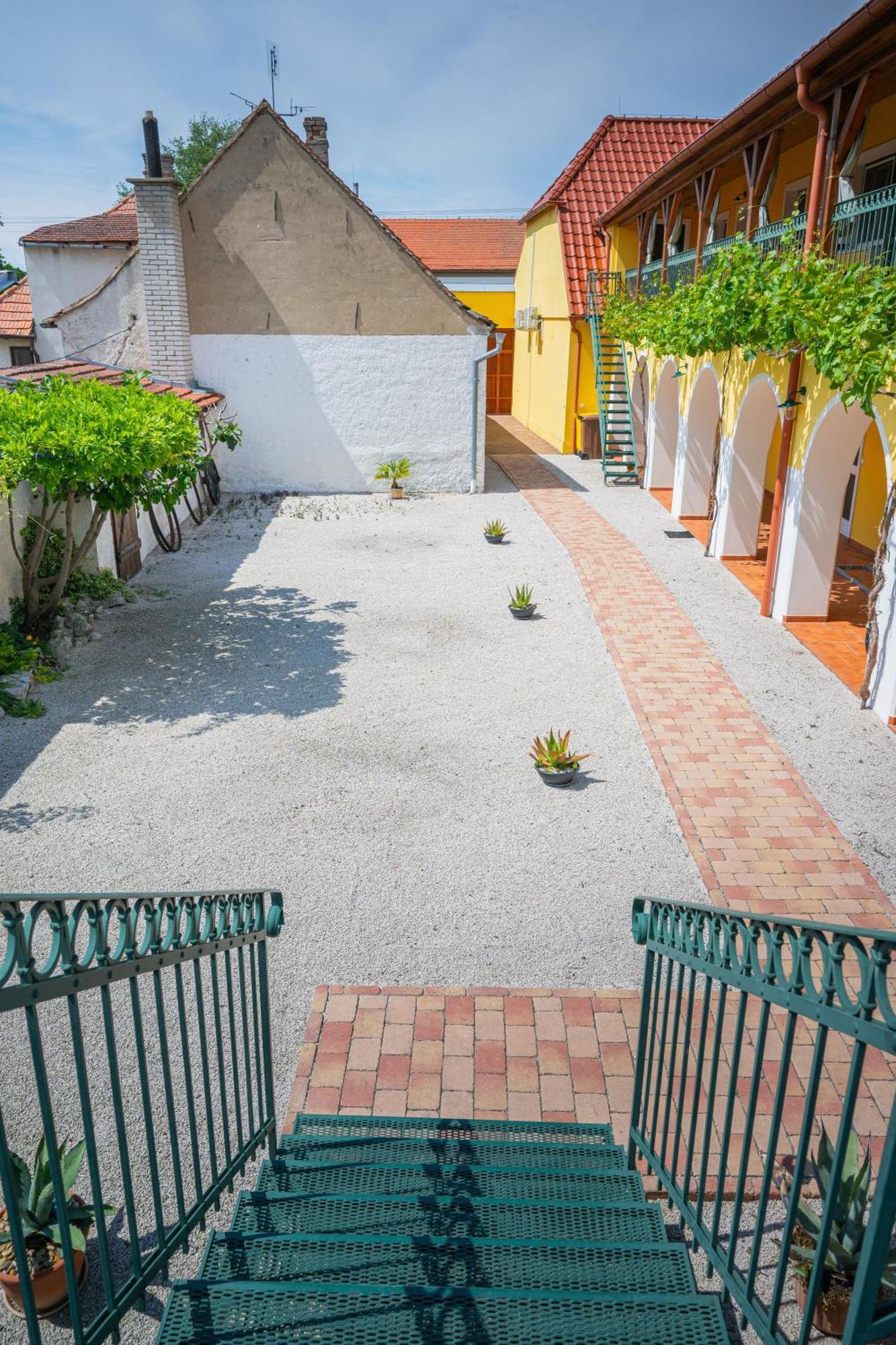 Ubytovani Kroupa Dolní Dunajovice Buitenkant foto