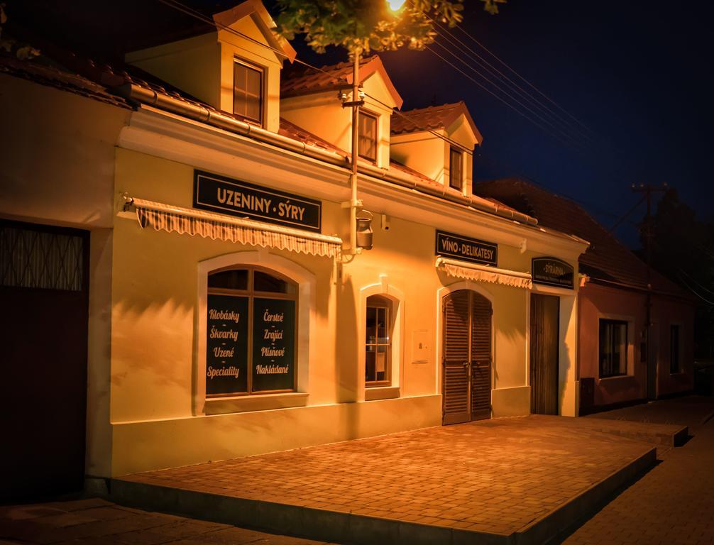 Ubytovani Kroupa Dolní Dunajovice Buitenkant foto